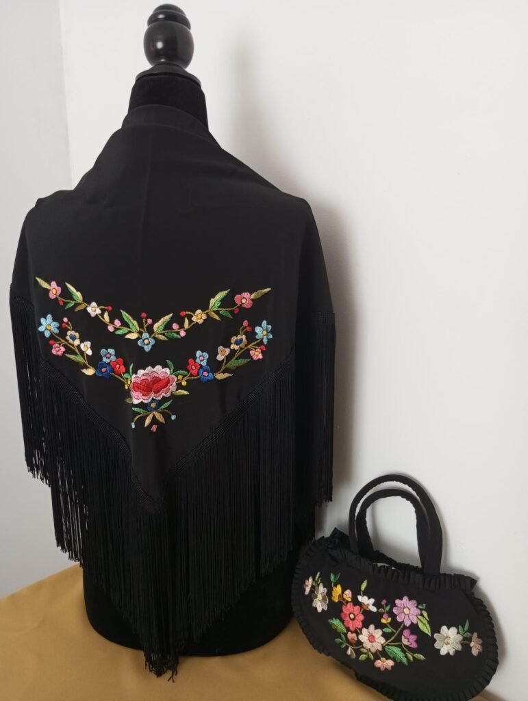 Pico y Bolso Negro